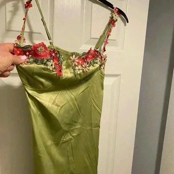 Women's Slip Mini Dress Embroidered Daisy Lime Green Pink large - Picture 3 of 16